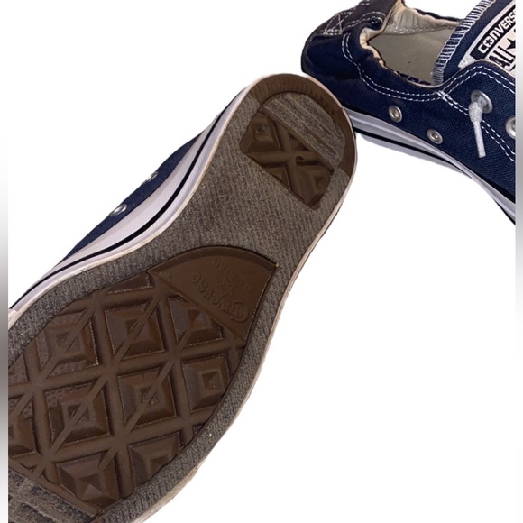 Women's Chuck Taylor All Star Shoreline Low Top Sneaker - Picture 5 of 7